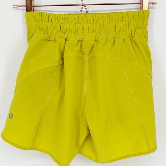 Lululemon Track That Mid-Rise Lined Short 5” Yellow Serpentine Size 4 - Picture 4 of 6